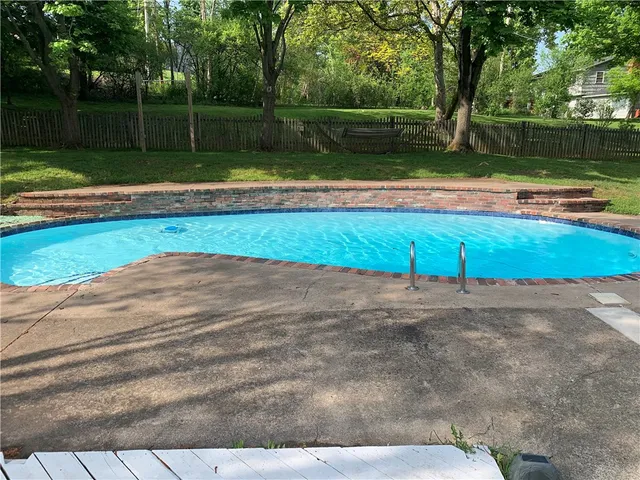 $485,000 | 27 Crestview Drive, Pittsford, NY 14534