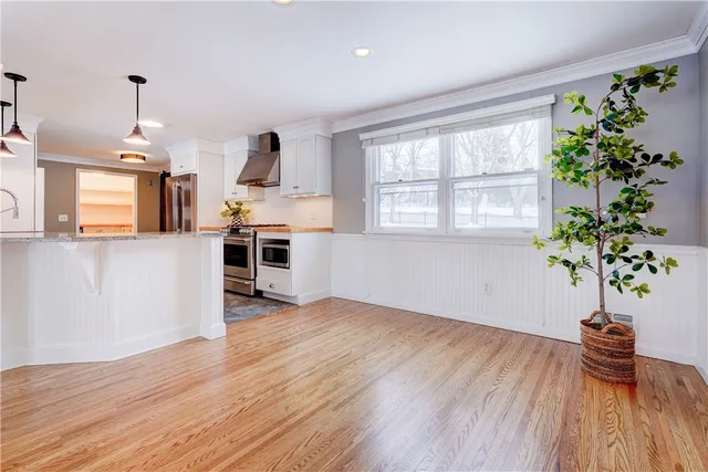 $485,000 | 27 Crestview Drive, Pittsford, NY 14534