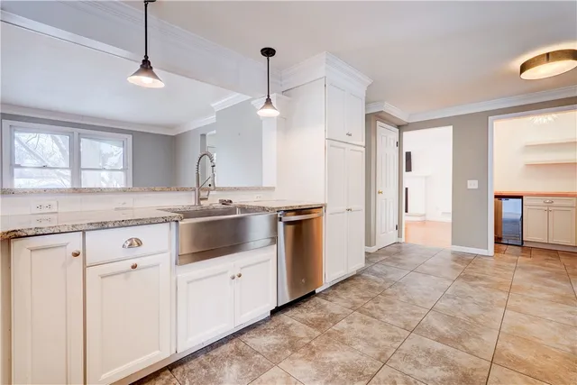 $485,000 | 27 Crestview Drive, Pittsford, NY 14534