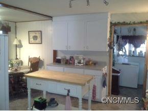 572 Henson Cove Road Canton, NC 28716 - Photo 8 of 17