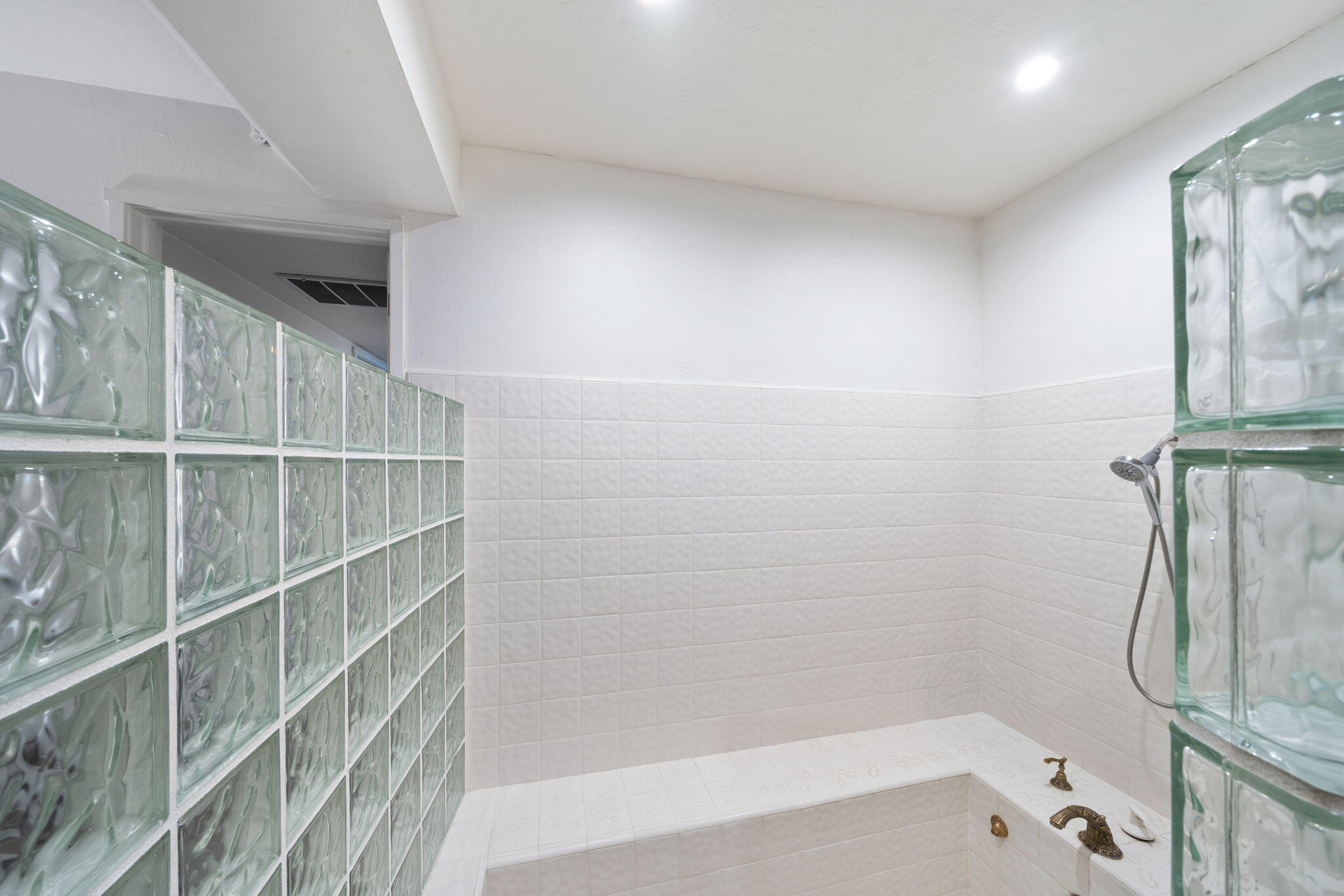 3317 Riverside Drive Anderson, CA 96007 - Photo 30 of 77 Shower