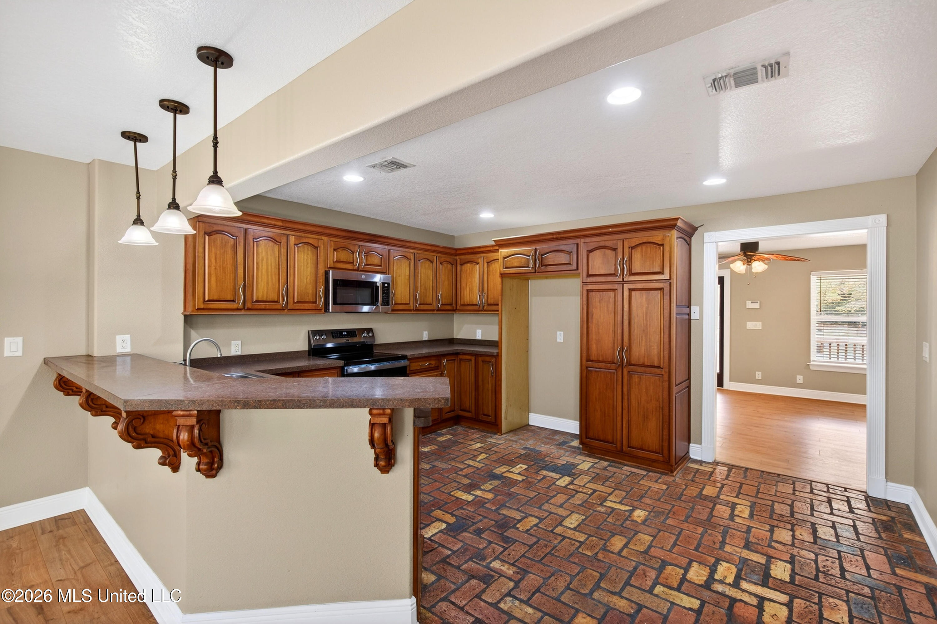 1332 Oak Street Ocean Springs, MS 39564 - Photo 13 of 52 1332OakSt.-13