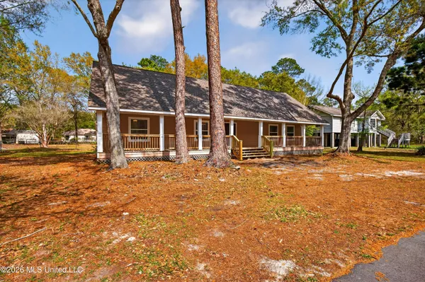 $280,000 | 1332 Oak Street, Ocean Springs, MS 39564