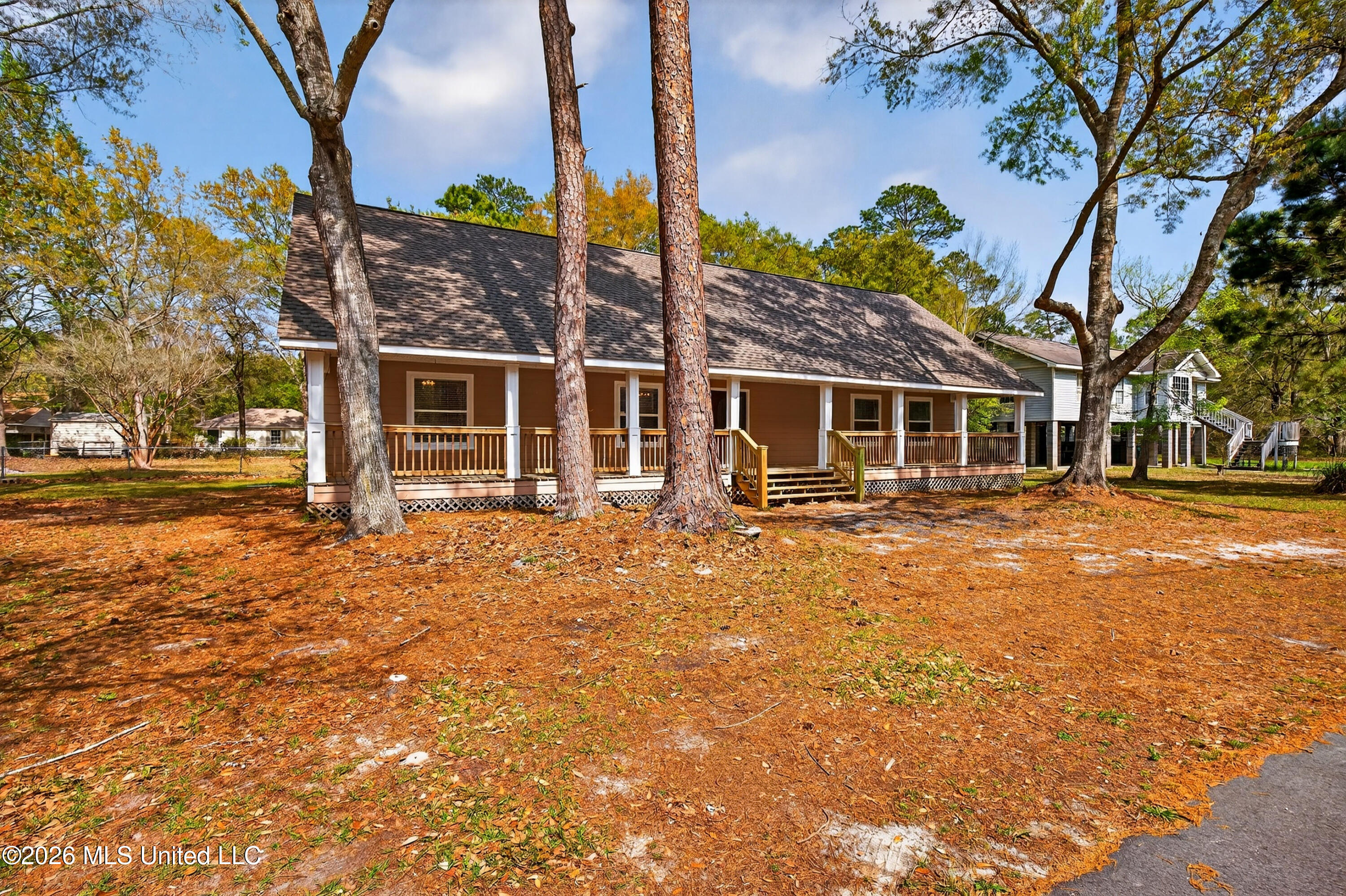 1332 Oak Street Ocean Springs, MS 39564 - Photo 3 of 52 1332OakSt.-3