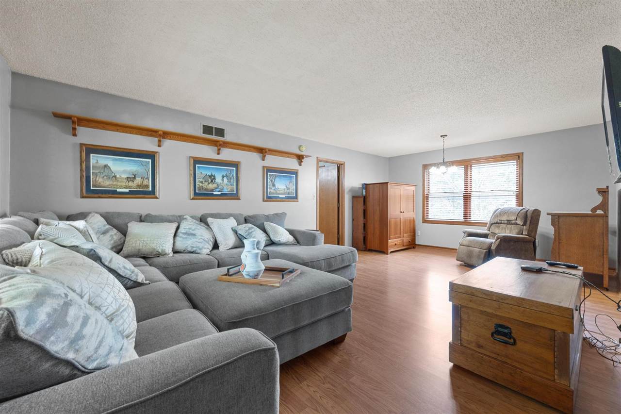 2198 Sugar Bottom Road Northeast Solon, IA 52333 - Photo 4 of 51 Gallery Image 4