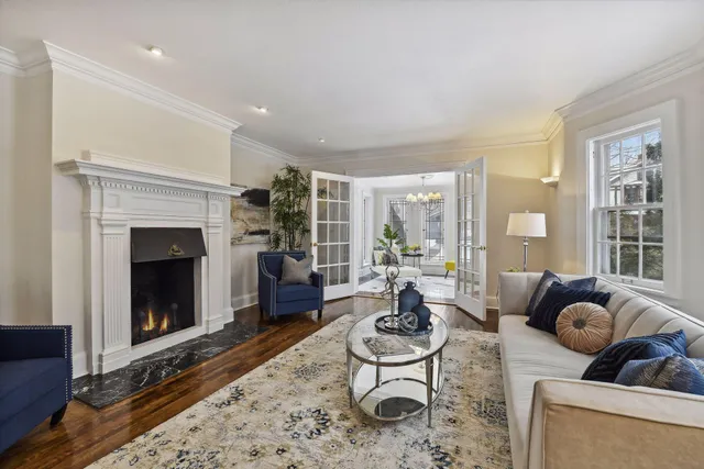 $1,200,000 | 1820 Girard Avenue South, Unit 1, Minneapolis, MN 55403