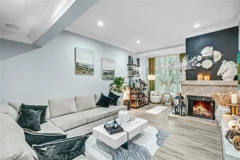 $429,900 | 7800 Topanga Canyon Boulevard, Canoga Park, CA 91304