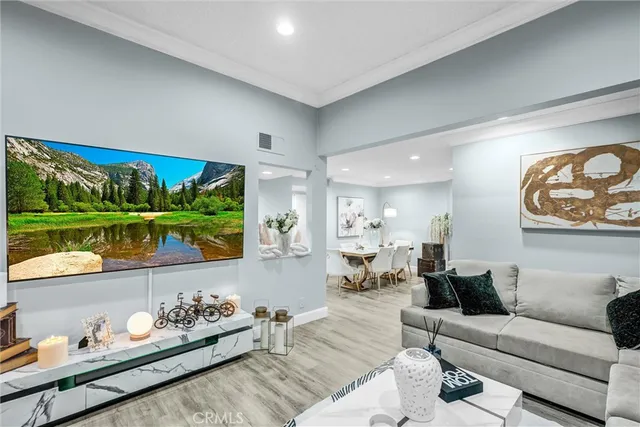 $429,900 | 7800 Topanga Canyon Boulevard, Canoga Park, CA 91304