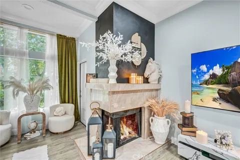 $429,900 | 7800 Topanga Canyon Boulevard, Canoga Park, CA 91304