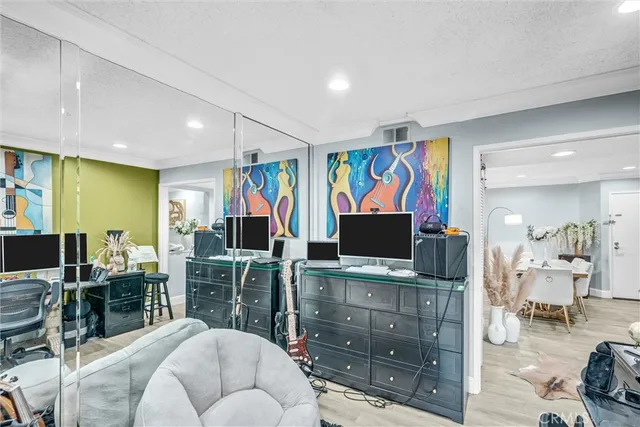 $429,900 | 7800 Topanga Canyon Boulevard, Canoga Park, CA 91304