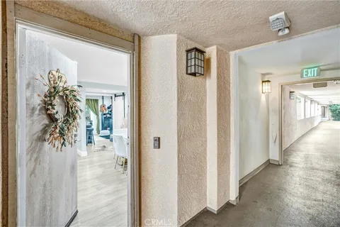 $429,900 | 7800 Topanga Canyon Boulevard, Canoga Park, CA 91304
