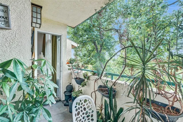 $429,900 | 7800 Topanga Canyon Boulevard, Canoga Park, CA 91304