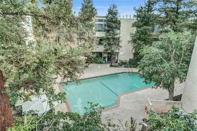 $429,900 | 7800 Topanga Canyon Boulevard, Canoga Park, CA 91304