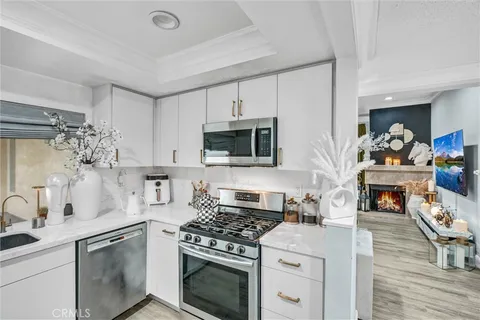 $429,900 | 7800 Topanga Canyon Boulevard, Canoga Park, CA 91304