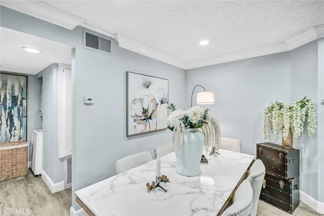 $429,900 | 7800 Topanga Canyon Boulevard, Canoga Park, CA 91304