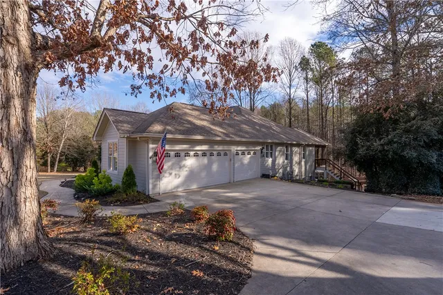 $1,350,000 | 125 East Waterford Drive, Seneca, SC 29672