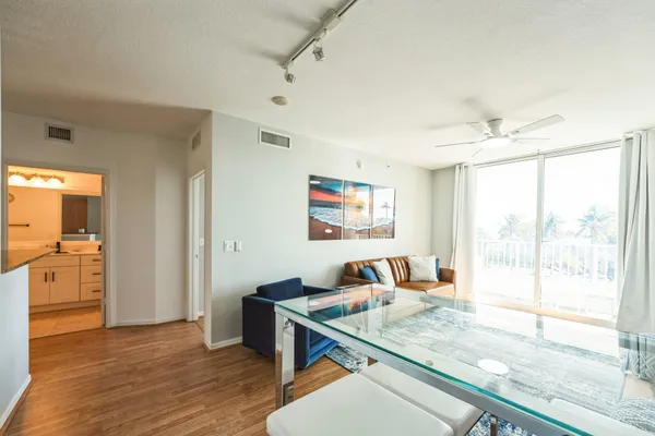 $3,500 | 100 Northeast 6th Street, Unit 309, Boynton Beach, FL 33435