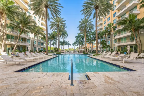 $3,500 | 100 Northeast 6th Street, Unit 309, Boynton Beach, FL 33435