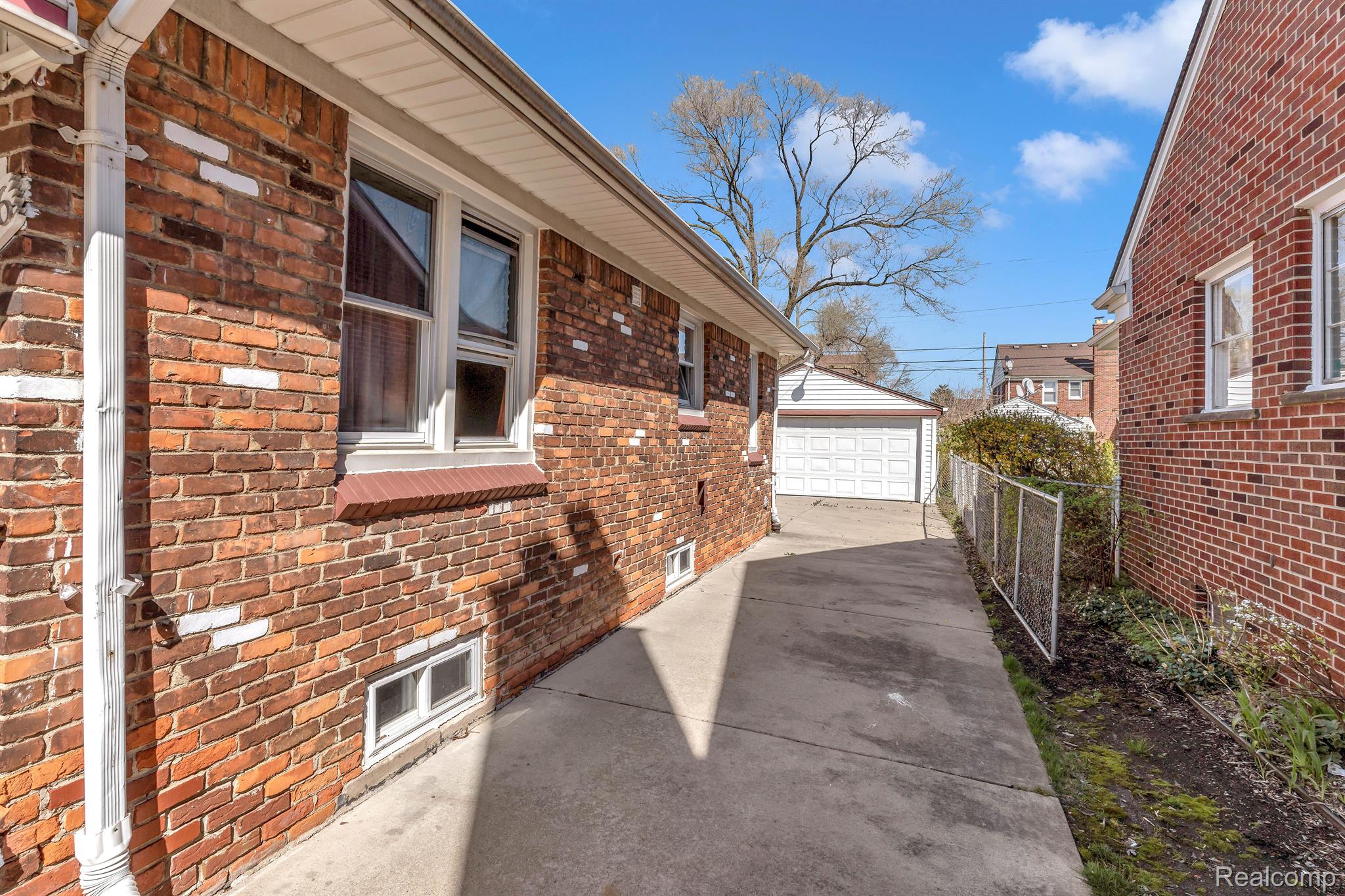 7636 Miller Road Dearborn, MI 48126 - Photo 7 of 31 Gallery Image 7