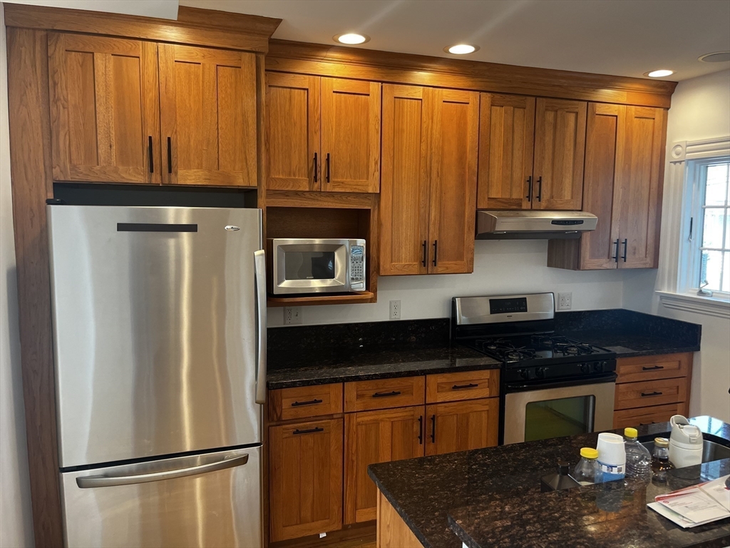 41 Cottage Street Mansfield, MA 02048 - Photo 5 of 22