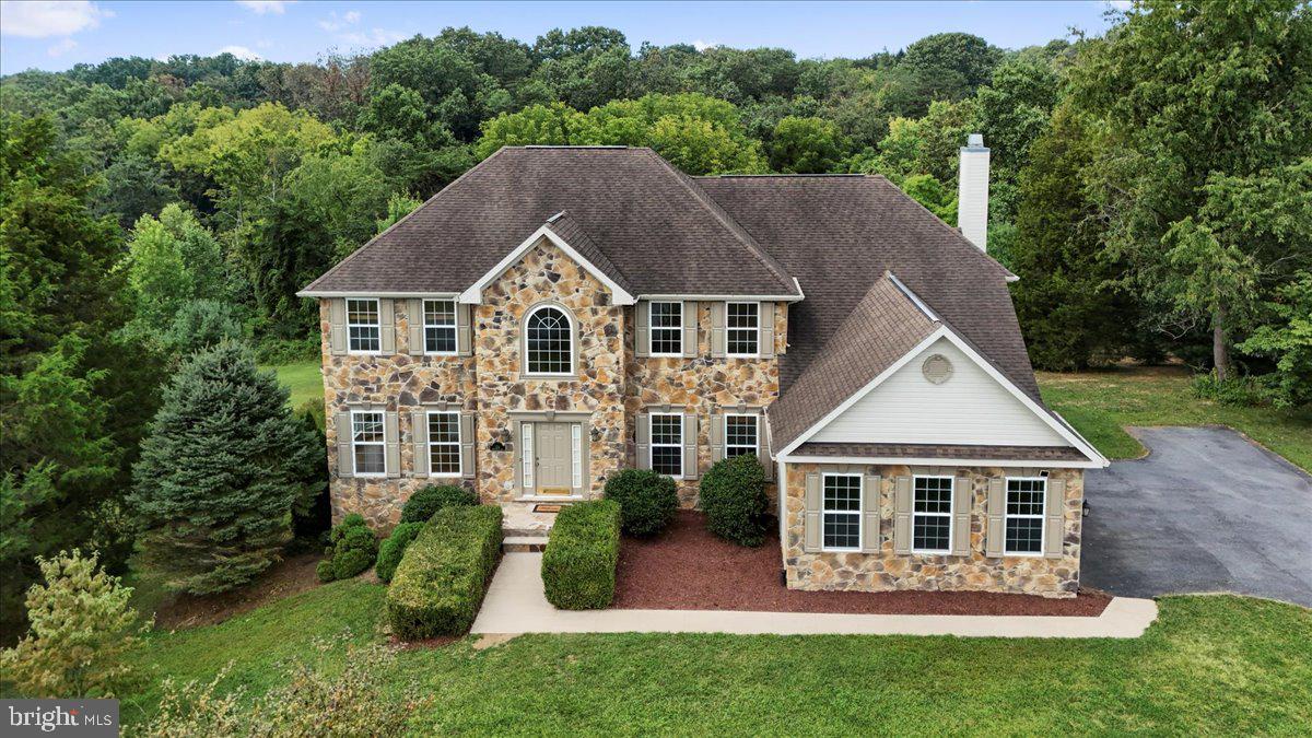 154 Triumphant Way Falling Waters, WV 25419 - Photo 5 of 60