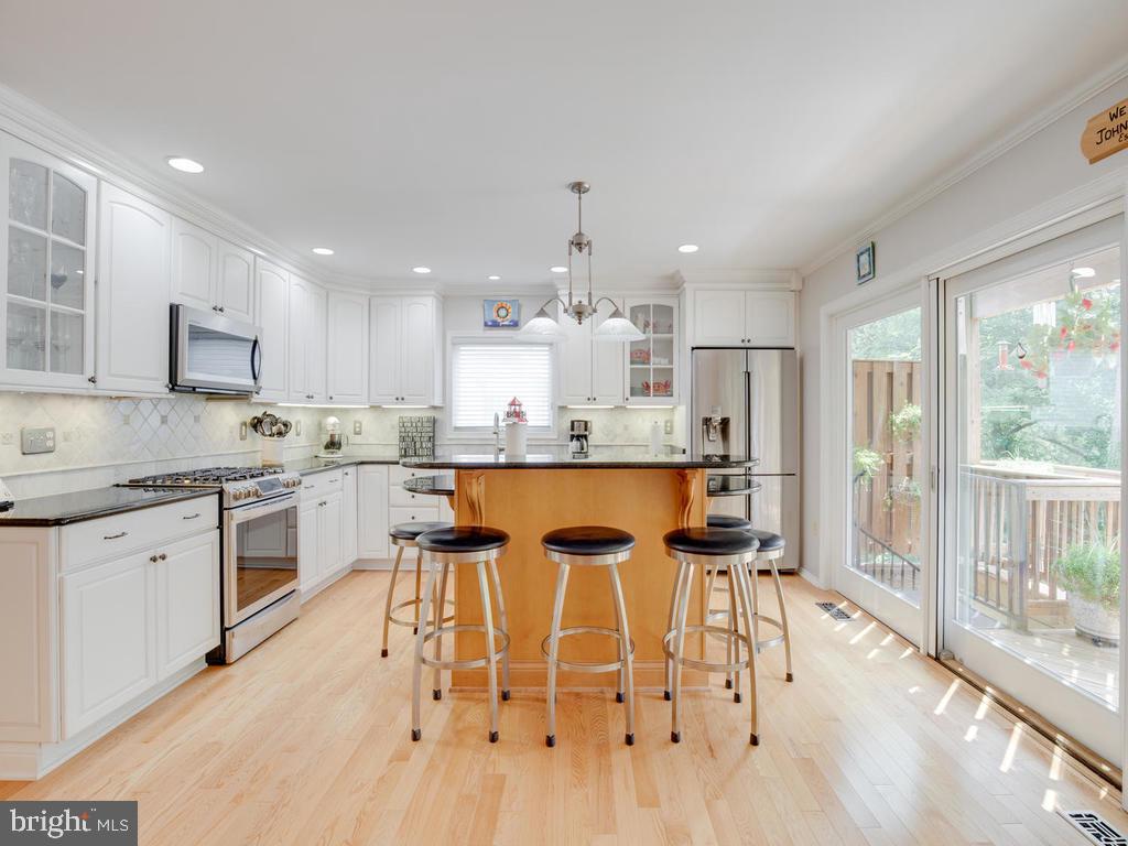 815 Dividing Road Severna Park, MD 21146 - Photo 18 of 74 Great for entertaining