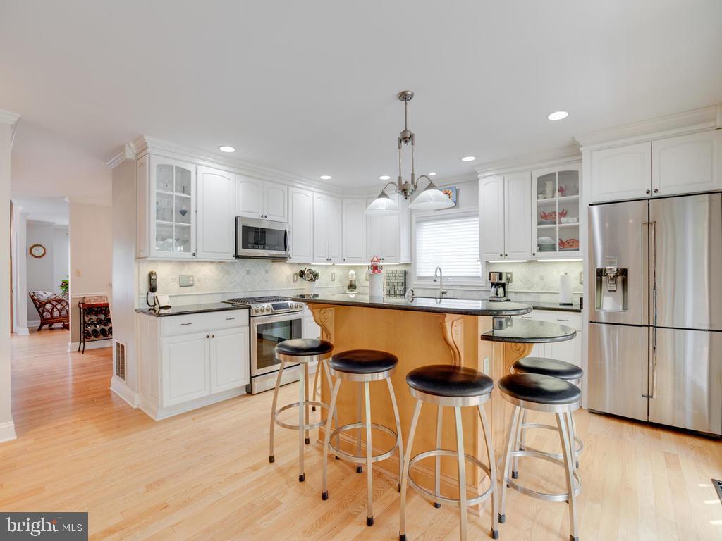 815 Dividing Road Severna Park, MD 21146 - Photo 19 of 74 Stainless steel applicances