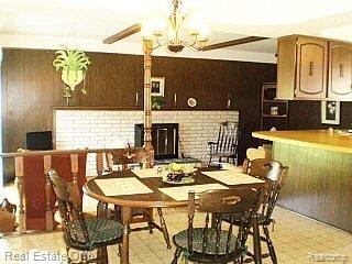 19430 Coachwood Road Riverview, MI 48193 - Photo 5 of 19 kithchen to family room.jpg
