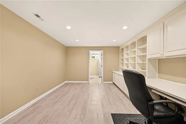 $354,000 | 3004 Lakeview Terrace, Leavenworth, KS 66048