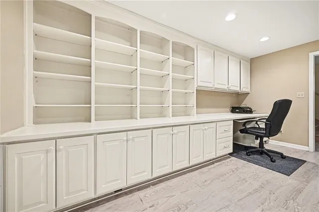 $354,000 | 3004 Lakeview Terrace, Leavenworth, KS 66048