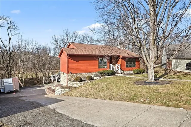 $354,000 | 3004 Lakeview Terrace, Leavenworth, KS 66048