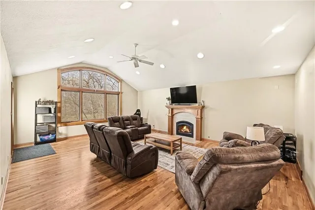 $354,000 | 3004 Lakeview Terrace, Leavenworth, KS 66048