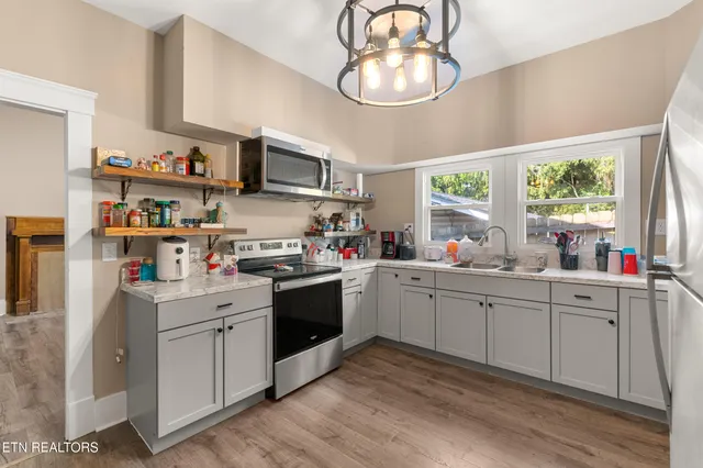 $329,950 | 467 Watauga Avenue, Knoxville, TN 37917