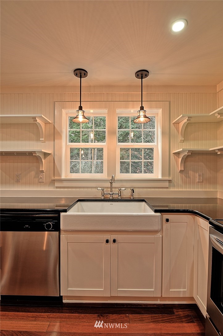 5918 Robe Menzel Road Snohomish, WA 98290 - Photo 17 of 40 a kitchen with a stove and a window
