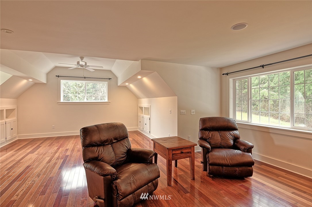 5918 Robe Menzel Road Snohomish, WA 98290 - Photo 29 of 40 a living room with furniture and a window