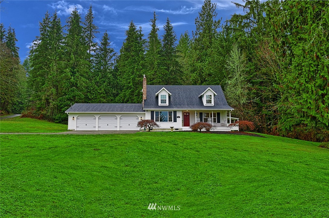 5918 Robe Menzel Road Snohomish, WA 98290 - Photo 4 of 40 front view of a house with a yard