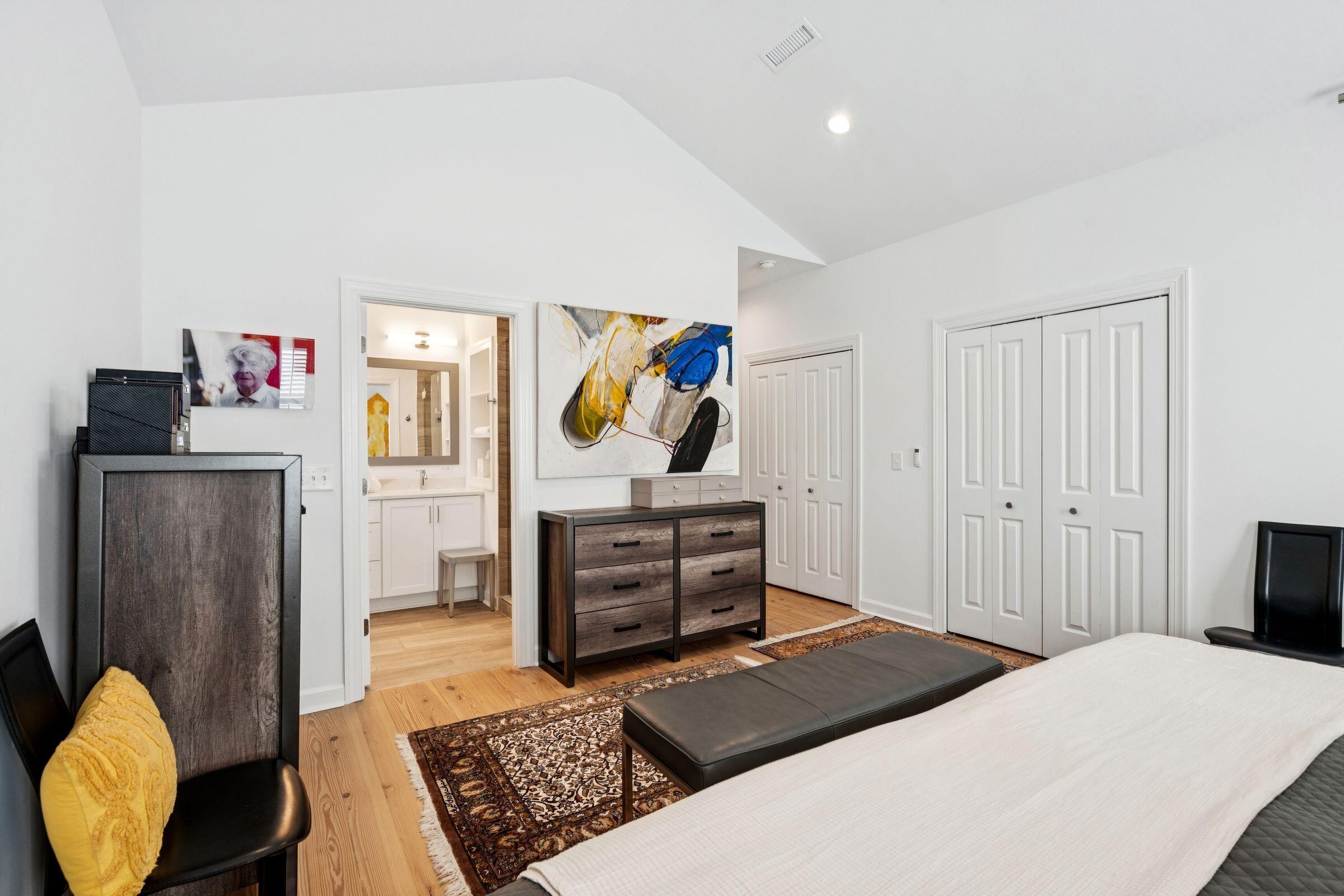 15 Elizabeth Street Charleston, SC 29403 - Photo 21 of 39 Owners' Bedroom