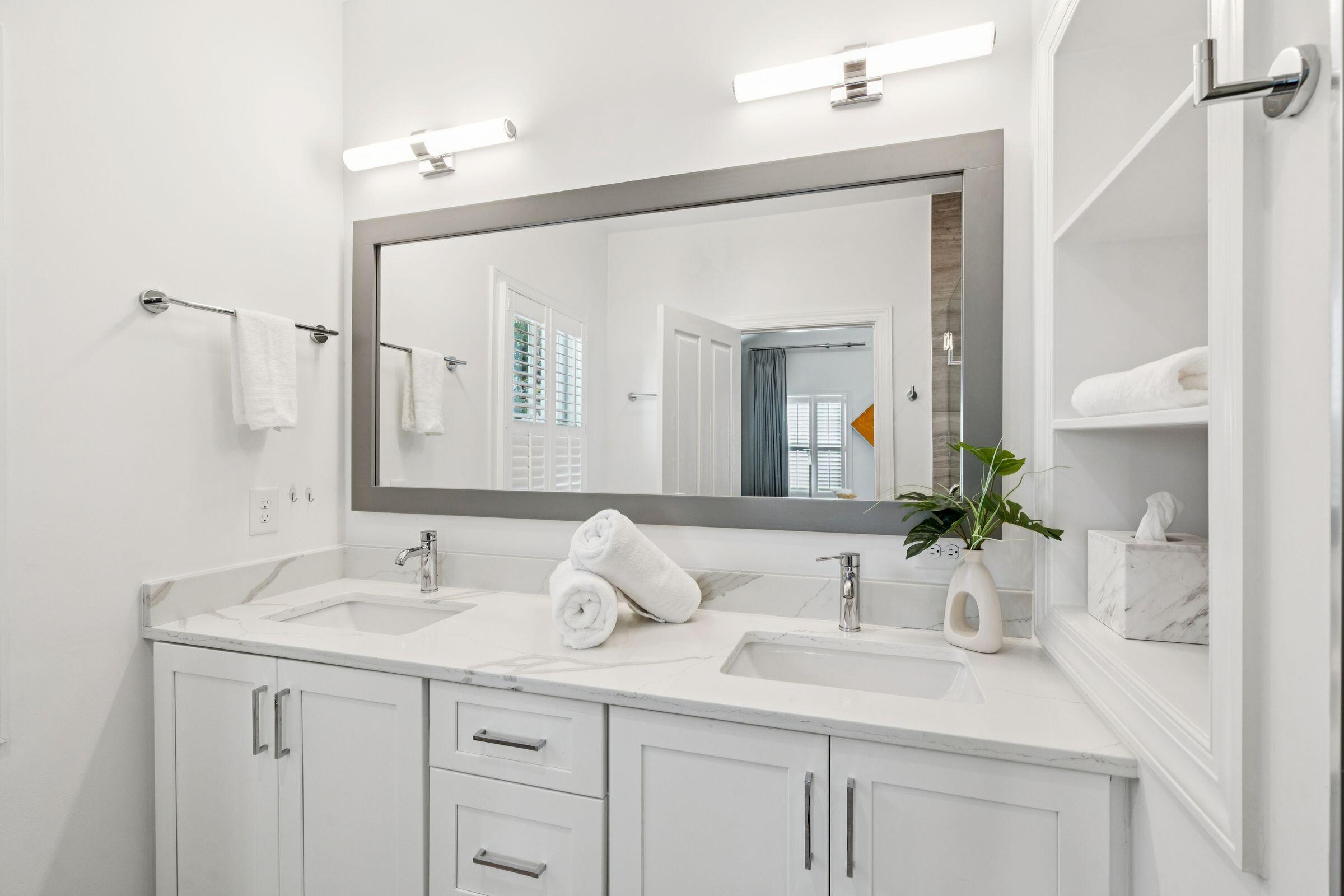 15 Elizabeth Street Charleston, SC 29403 - Photo 23 of 39 Owners's Bath