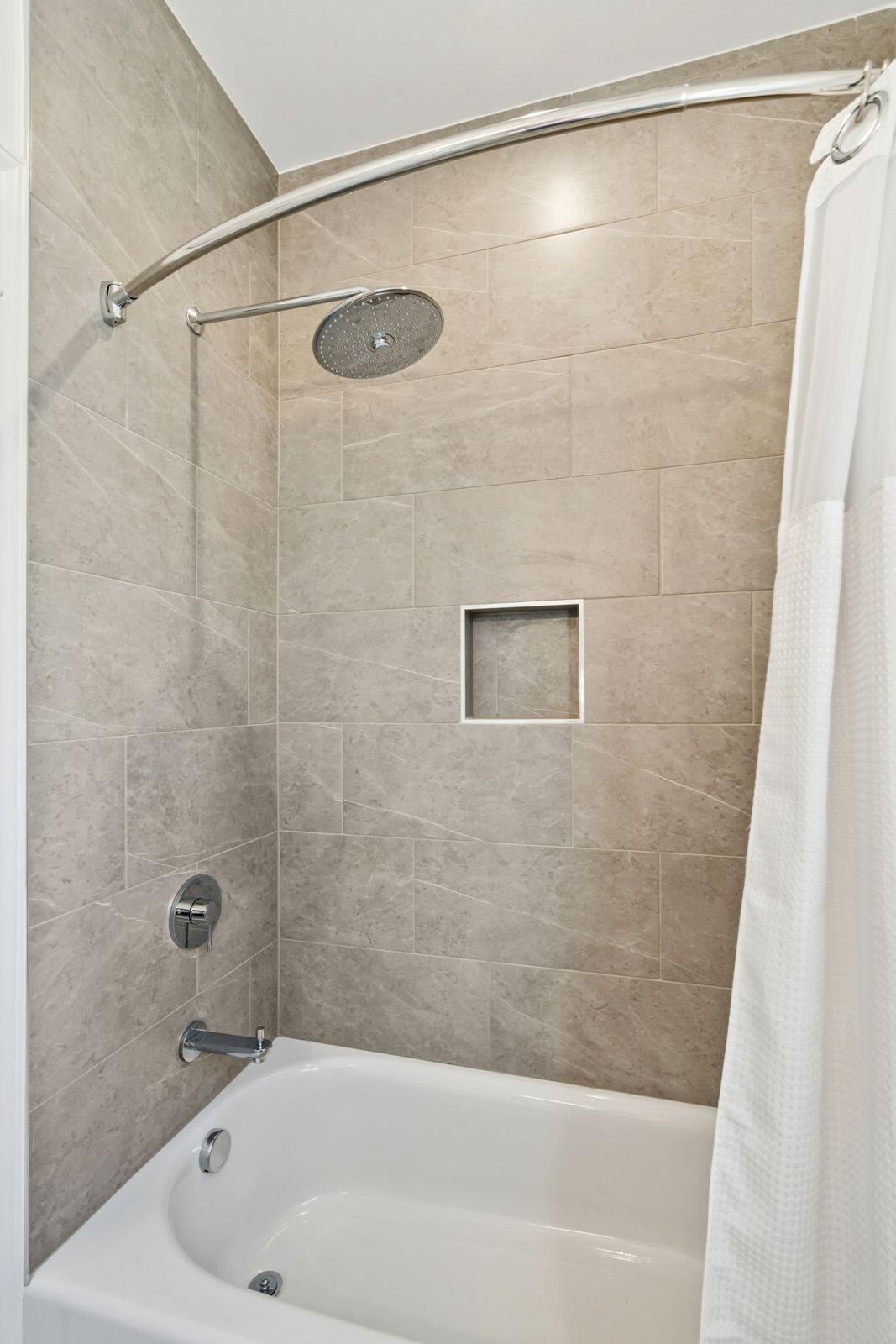 15 Elizabeth Street Charleston, SC 29403 - Photo 29 of 39 Bathroom 2