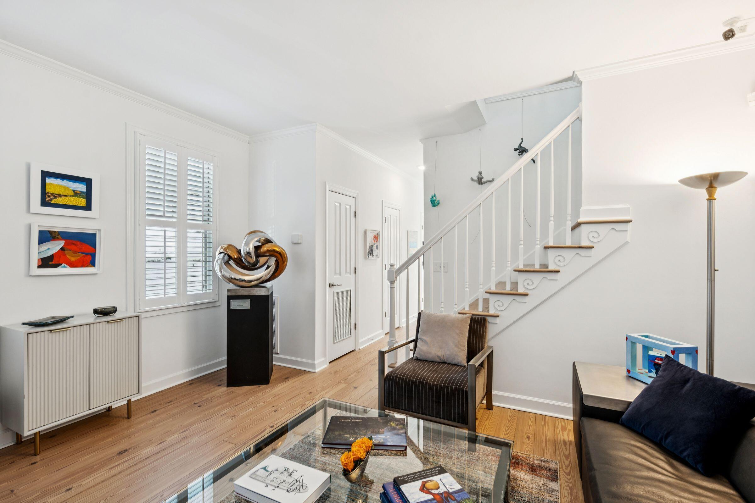 15 Elizabeth Street Charleston, SC 29403 - Photo 5 of 39 Living Room