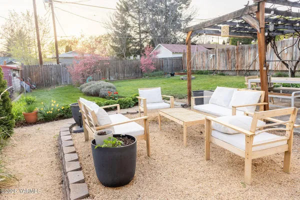 $315,000 | 806 North 24th Avenue, Yakima, WA 98902