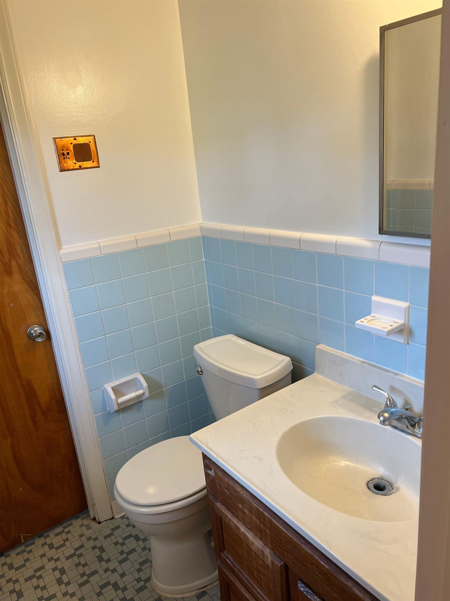 629 Rand Road Garner, NC 27529 - Photo 19 of 27 Half Bath off Owners Bedroom