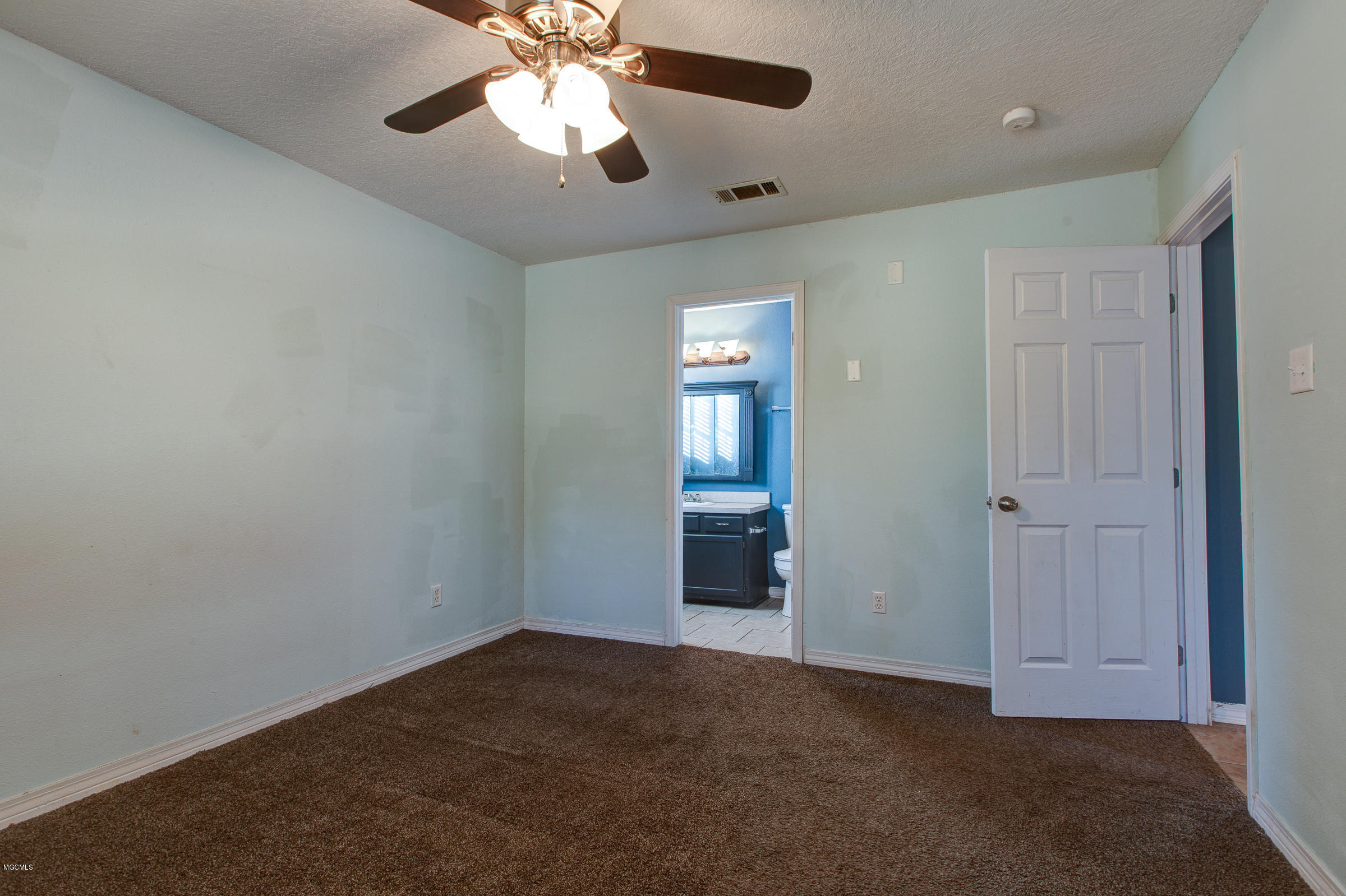 7812 Ridgecrest Circle Biloxi, MS 39532 - Photo 13 of 25 7218Ridgecrest-15