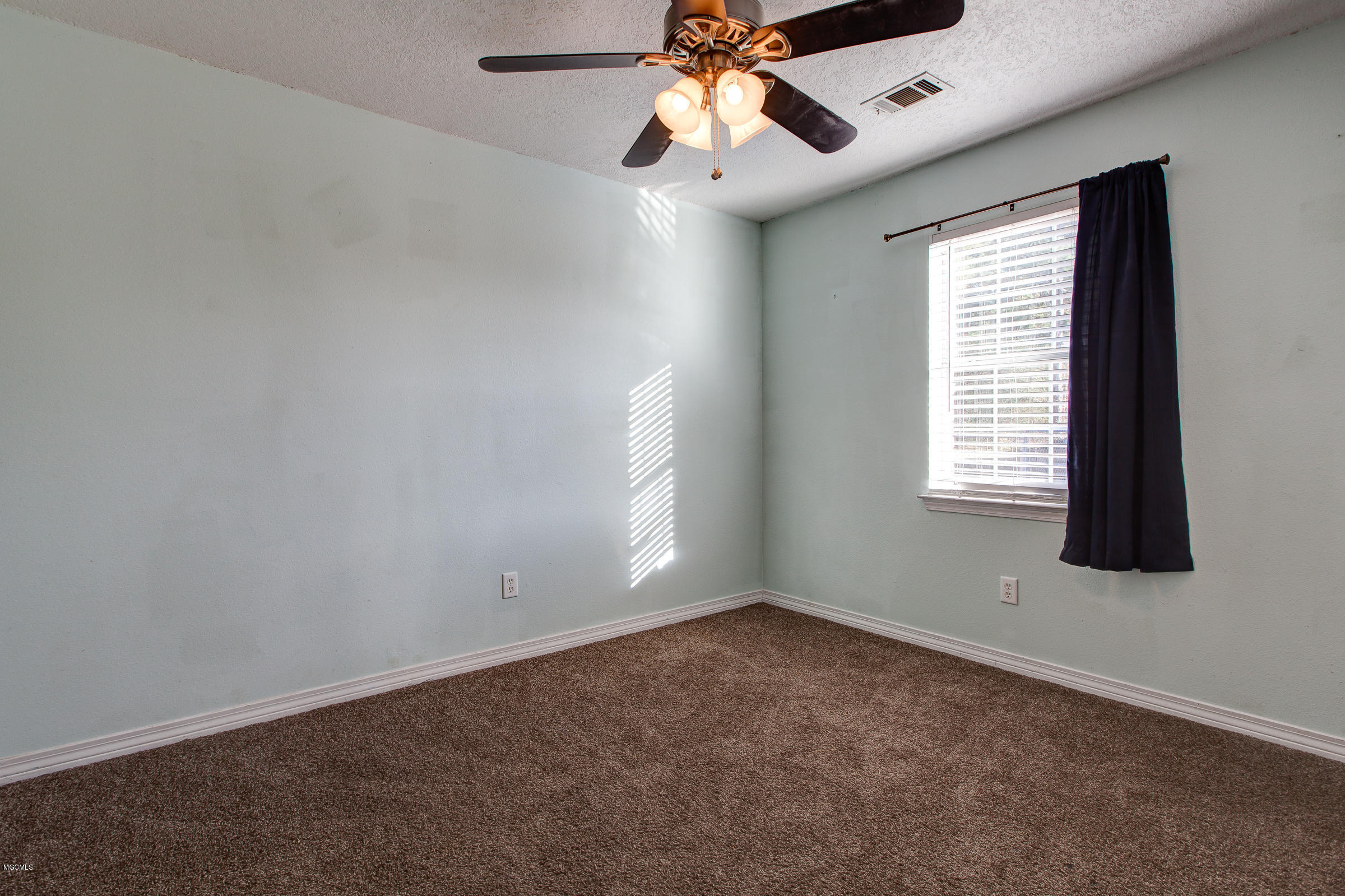7812 Ridgecrest Circle Biloxi, MS 39532 - Photo 17 of 25 7218Ridgecrest-19