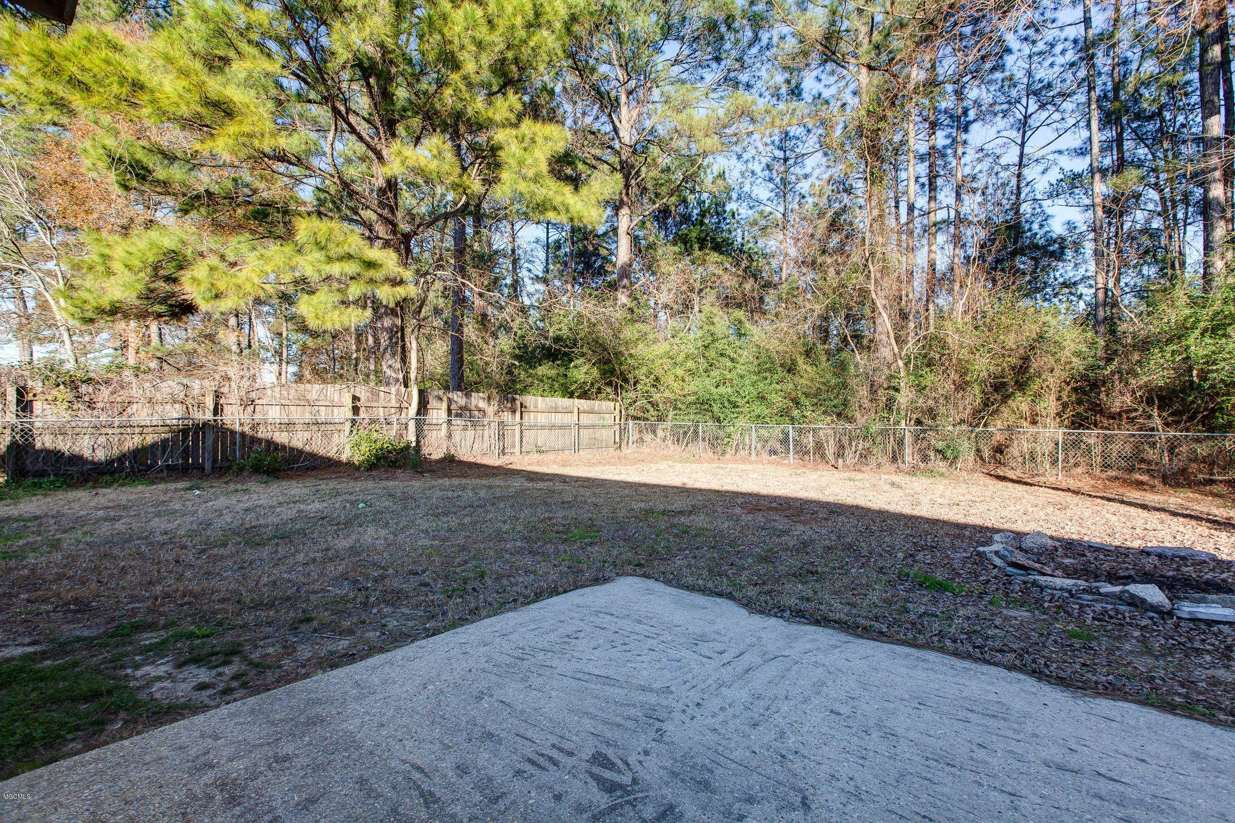 7812 Ridgecrest Circle Biloxi, MS 39532 - Photo 23 of 25 7218Ridgecrest-25