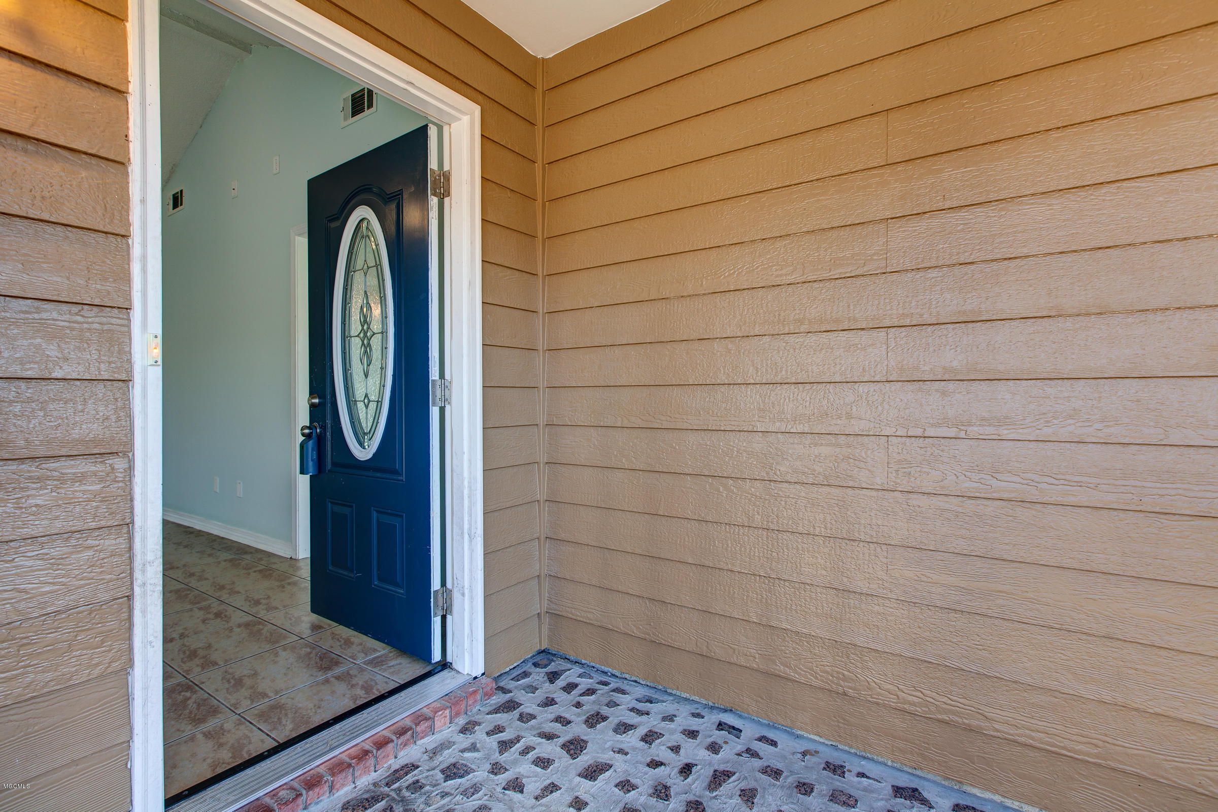 7812 Ridgecrest Circle Biloxi, MS 39532 - Photo 4 of 25 7218Ridgecrest-6