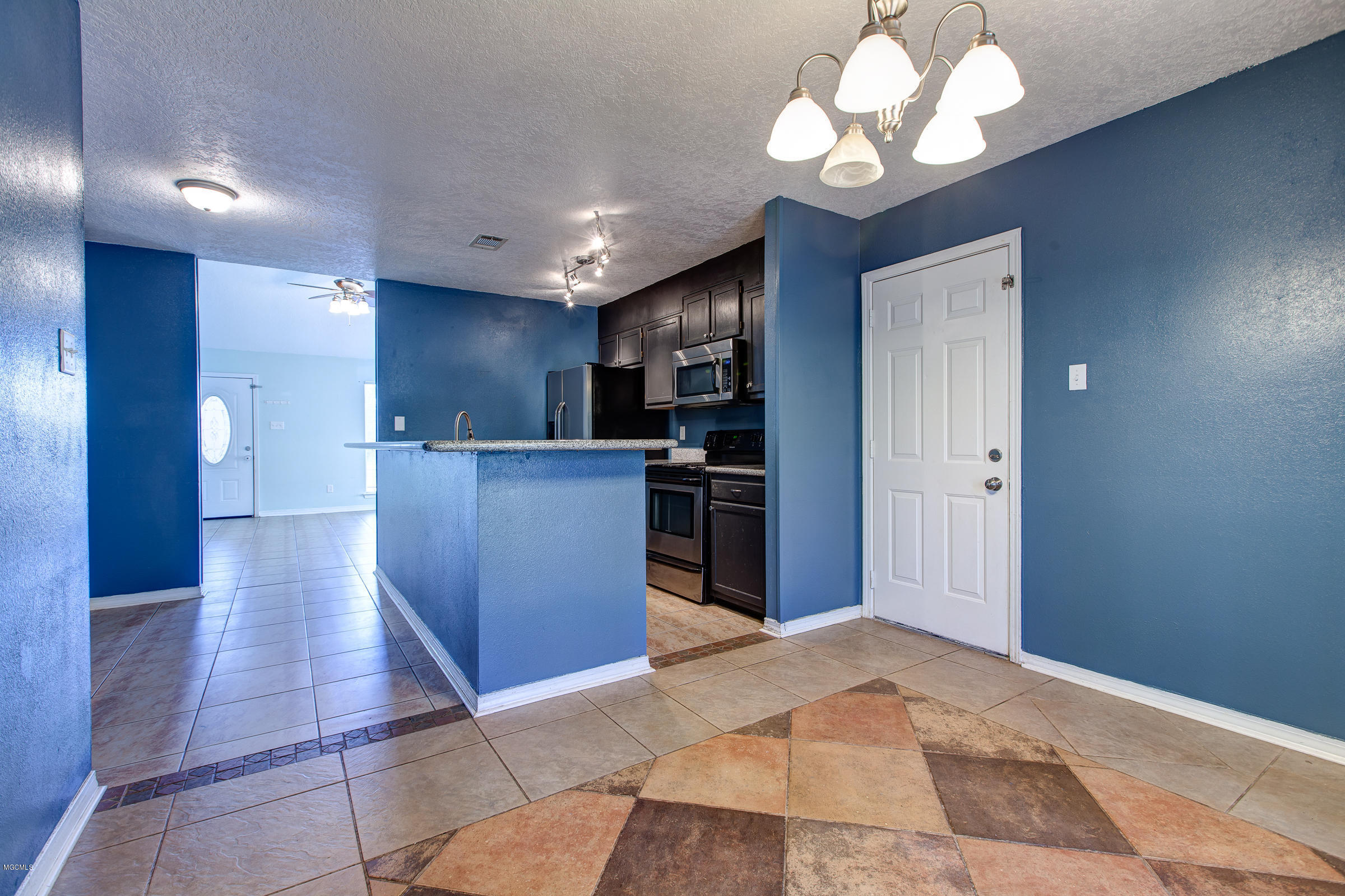 7812 Ridgecrest Circle Biloxi, MS 39532 - Photo 10 of 25 7218Ridgecrest-12