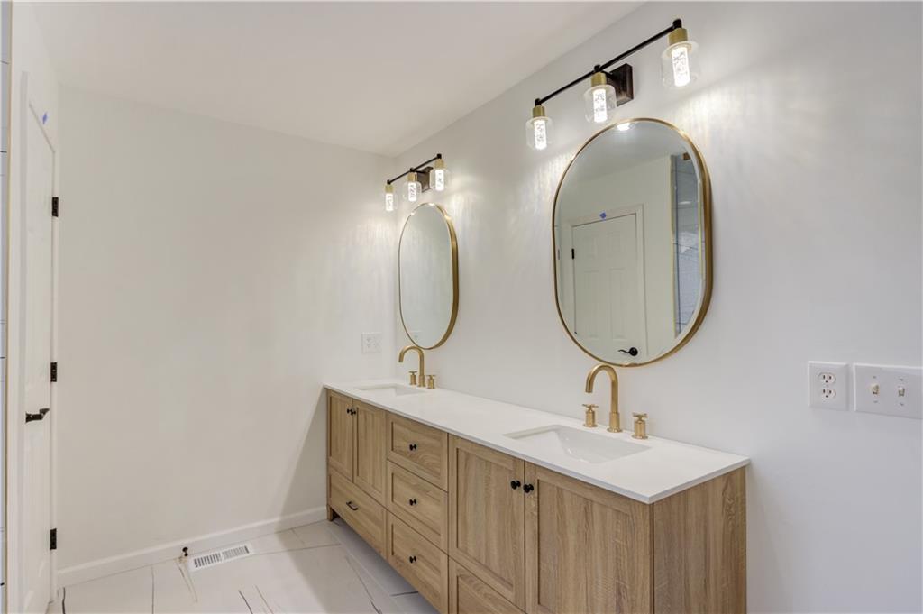 4900 Flat Creek Road Oakwood, GA 30566 - Photo 18 of 32