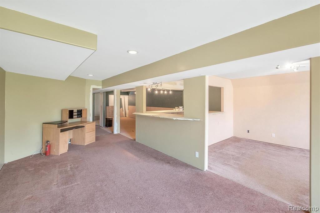 2662 South Latson Road Howell, MI 48843 - Photo 23 of 36