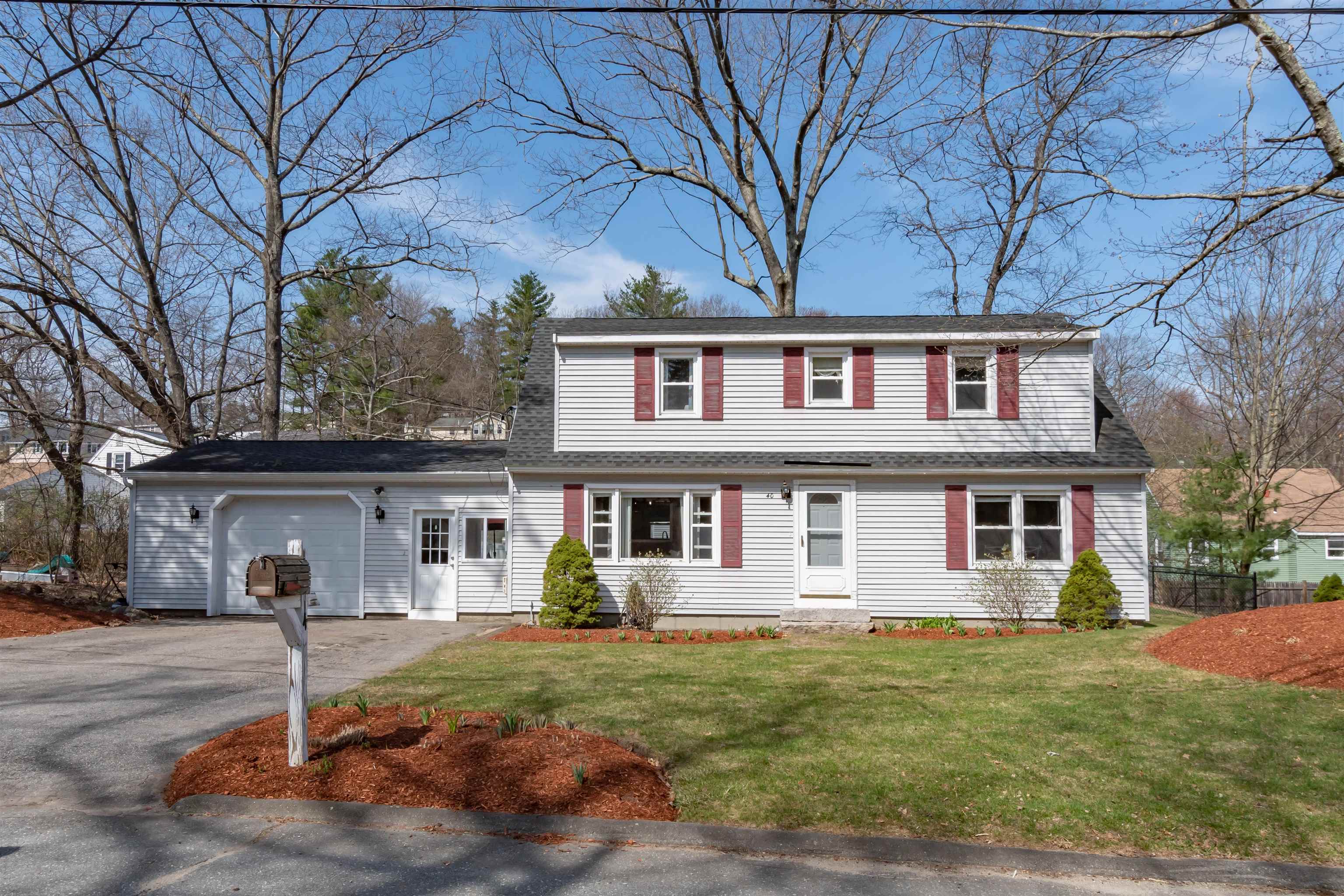 40 Wethersfield Road Nashua, NH 03062 - Photo 1 of 34